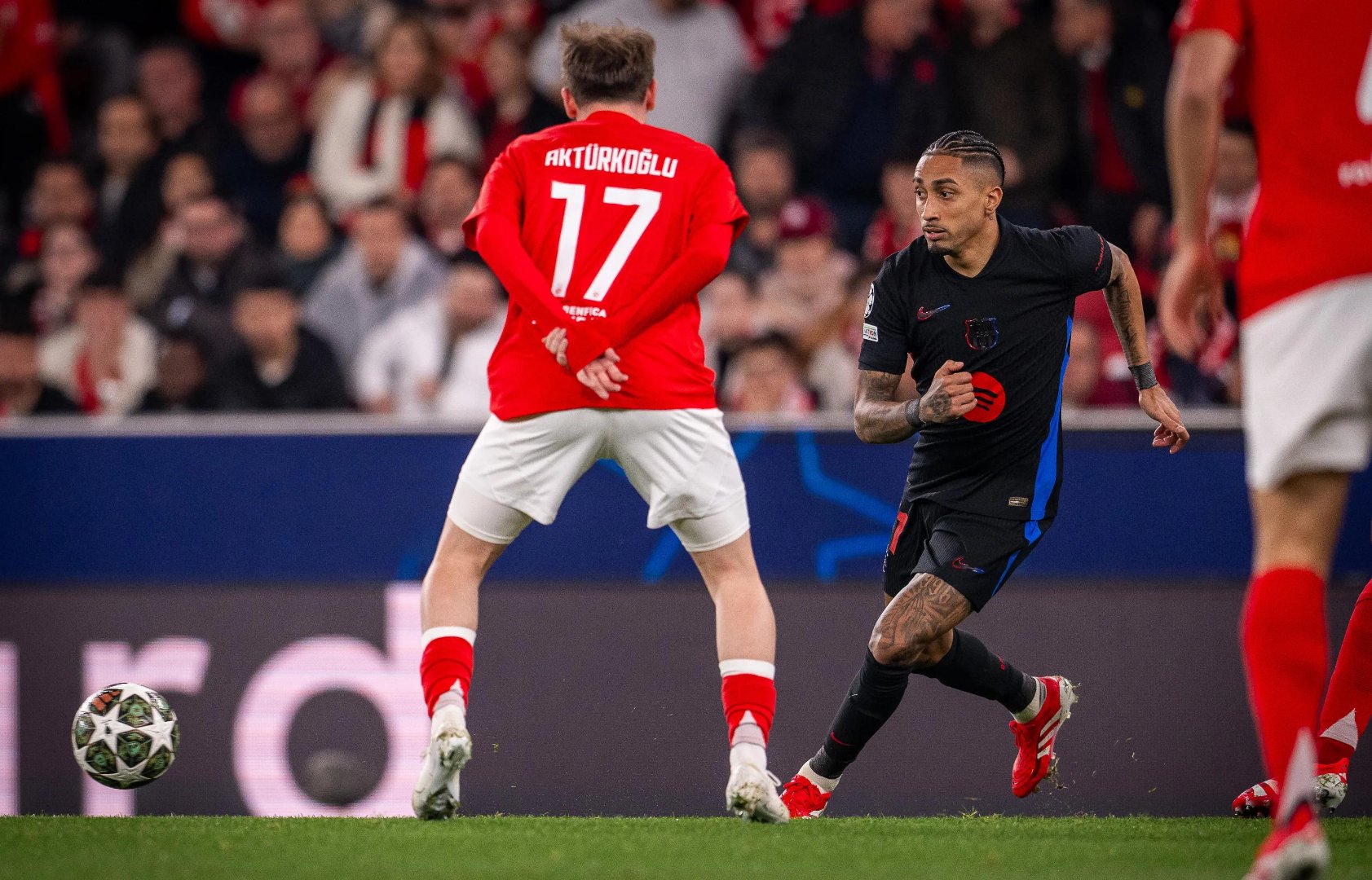 华体会登陆-热刺险胜巴萨，卡瓦尼补时绝平德甲  第2张